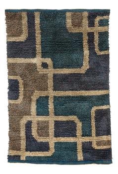 269. Sigvard Bernadotte, a carpet, knotted pile, ca 153,5-155,5 x 101-105 cm, signed SB.