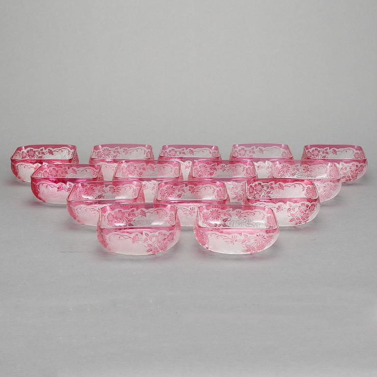 SKÖLJKOPPAR 14 st, glas, omkring år 1900.