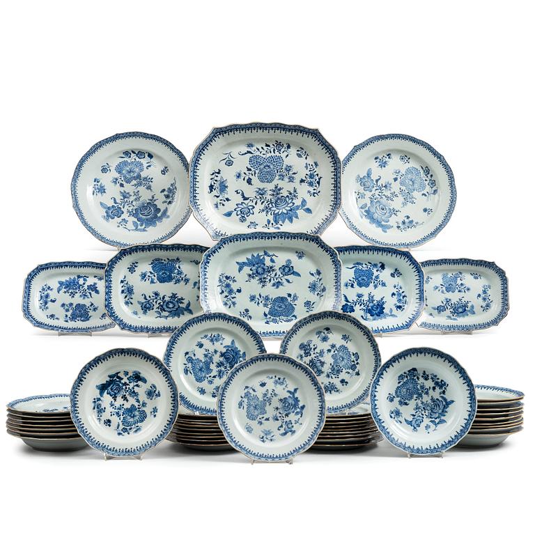 A blue and white dinner service, Qing dynasty, Qianlong (1736-95). (49 pieces).