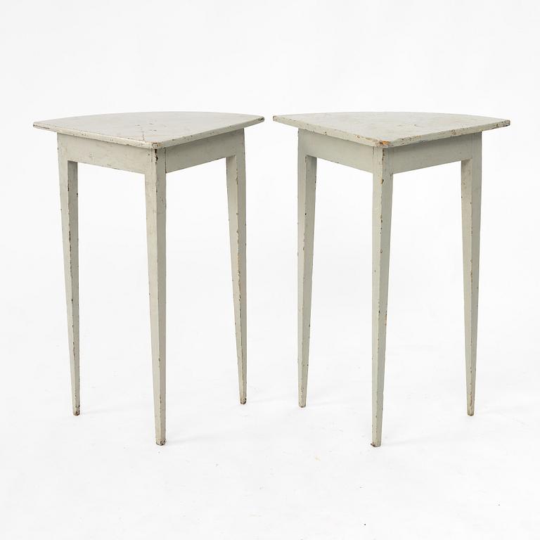 A pair of Gustavian corner tables, early 18th century.