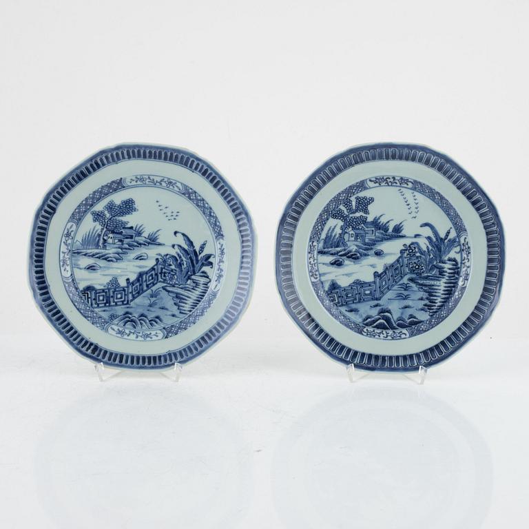 Tallrikar, sex stycken, kompaniporslin. Qingdynastin, Qianlong (1736-95).