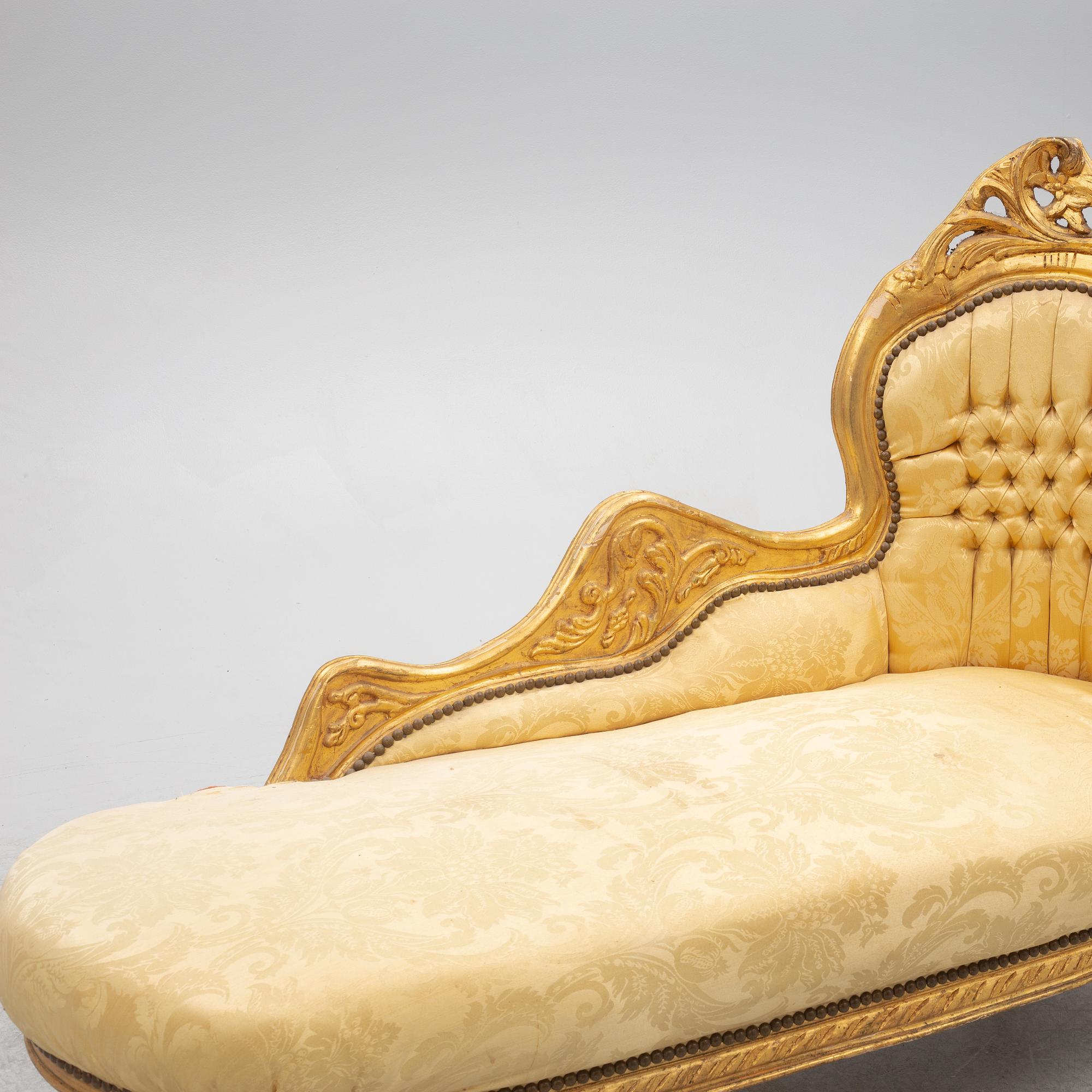 Canapé, Rococo style, first half of the 20th century.