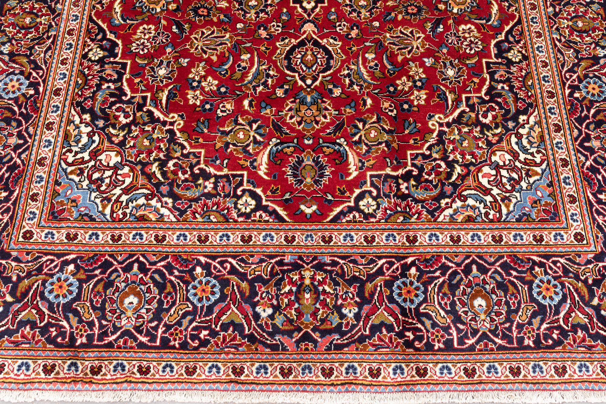 Matta, Keshan, ca 304 x 193 cm.