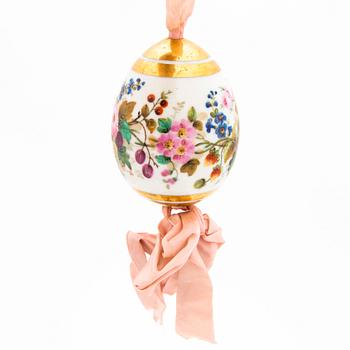 A Russian porcelain Easter egg, from the time of Nicholas I (1825–1855).
