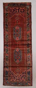 MATTA, galleri, Hamadan, ca 295 x 100 cm.
