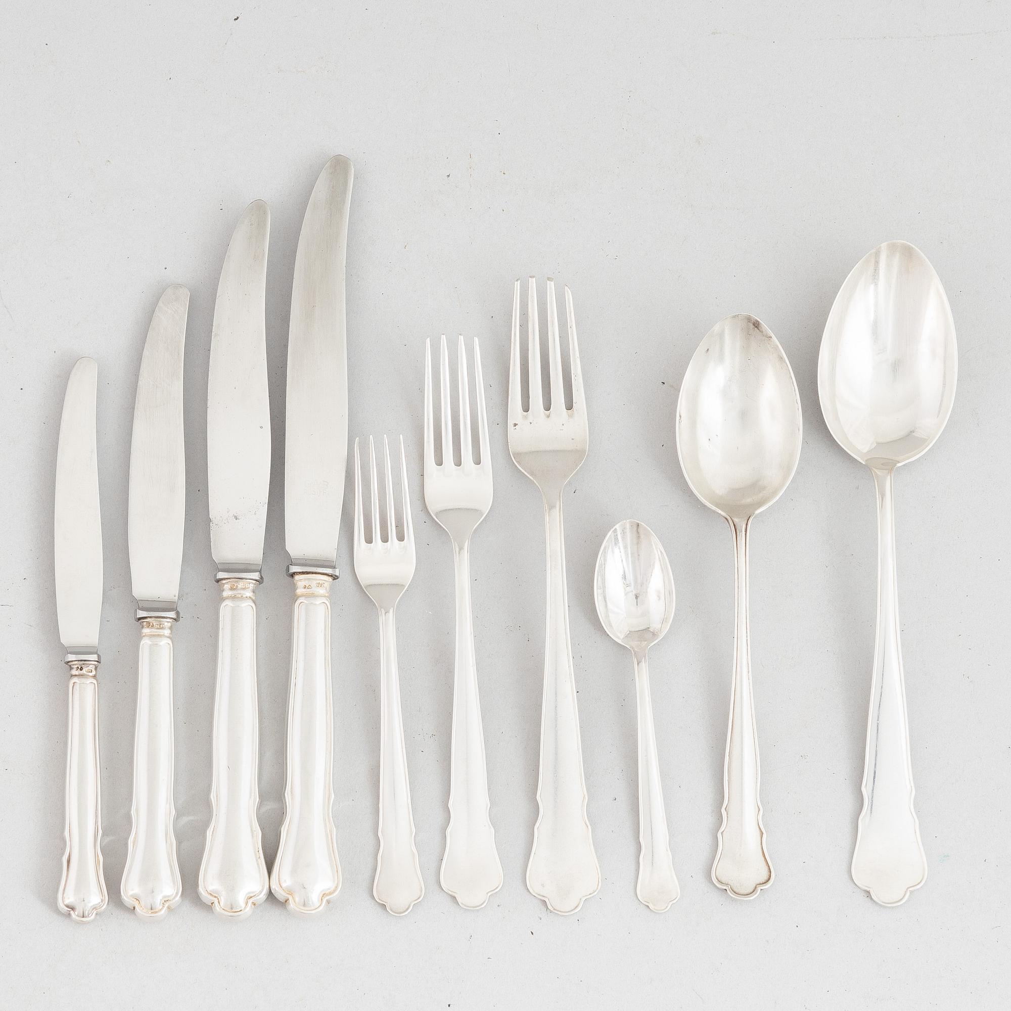 Bestickuppsättning, 108 delar, silver, modell Chippendale, bl a GAB, Stockholm 1953.