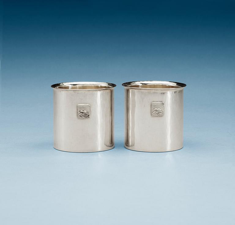 Two Olle Ohlsson sterling beakers. Stockholm 1992. (2).