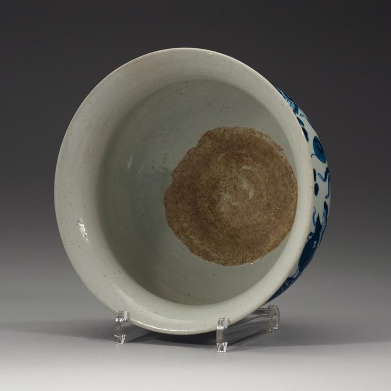 A blue and white censer, Qing dynasty, circa 1800.