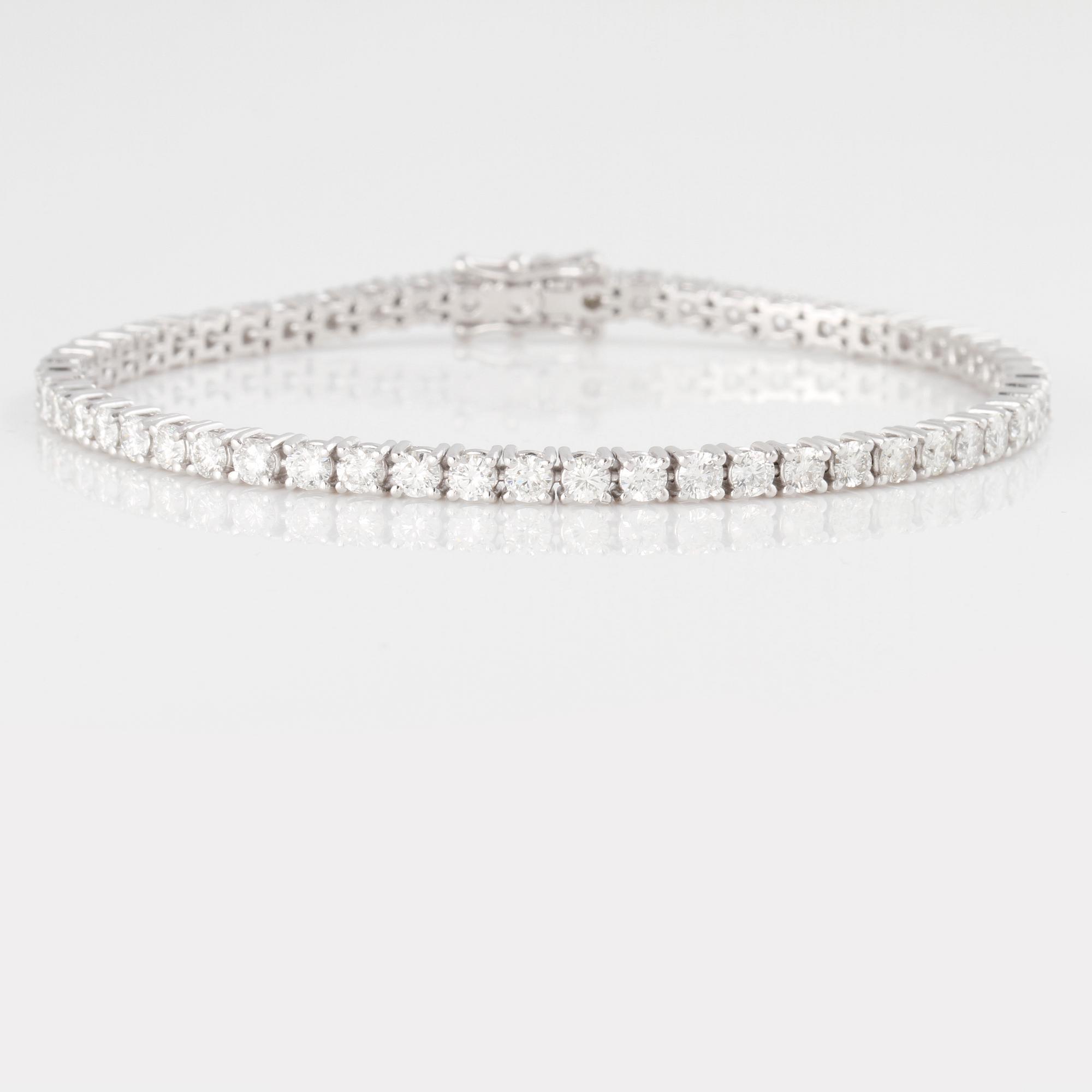 ARMBAND, sk tennisarmband, med briljantslipade diamanter, ca 5.00 ct.