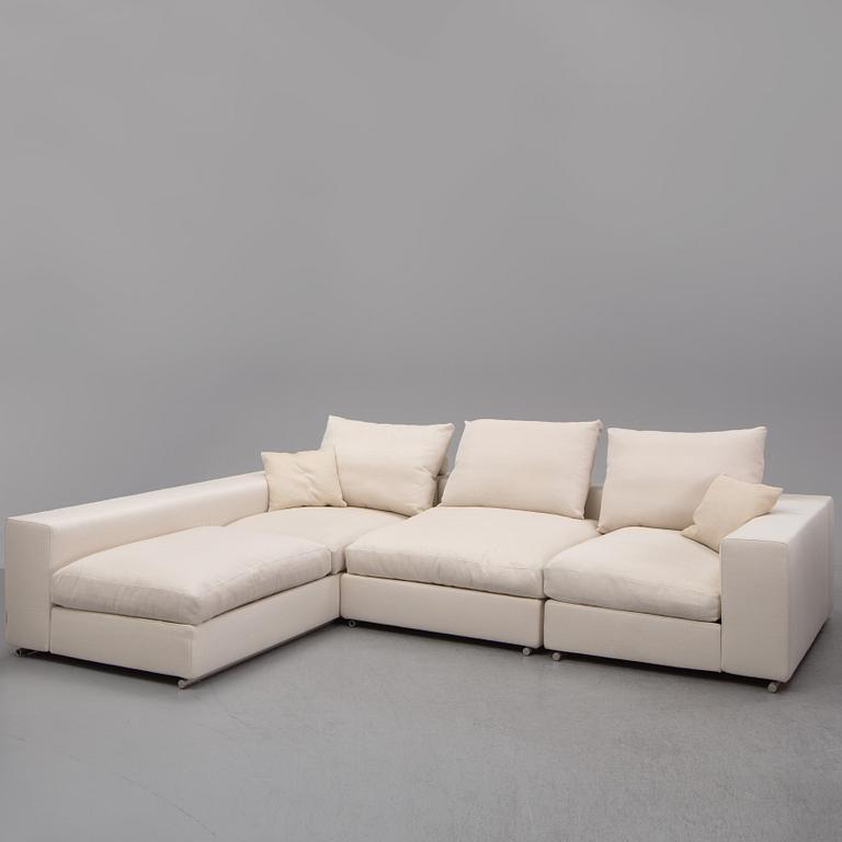 Antonio Citterio, a 'Groundpiece' sofa, Flexform, Italy.