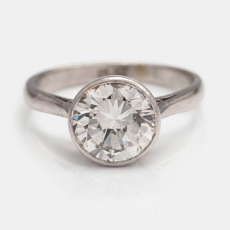 A platinum ring with a ca 2.45 ct brilliant cut diamond.