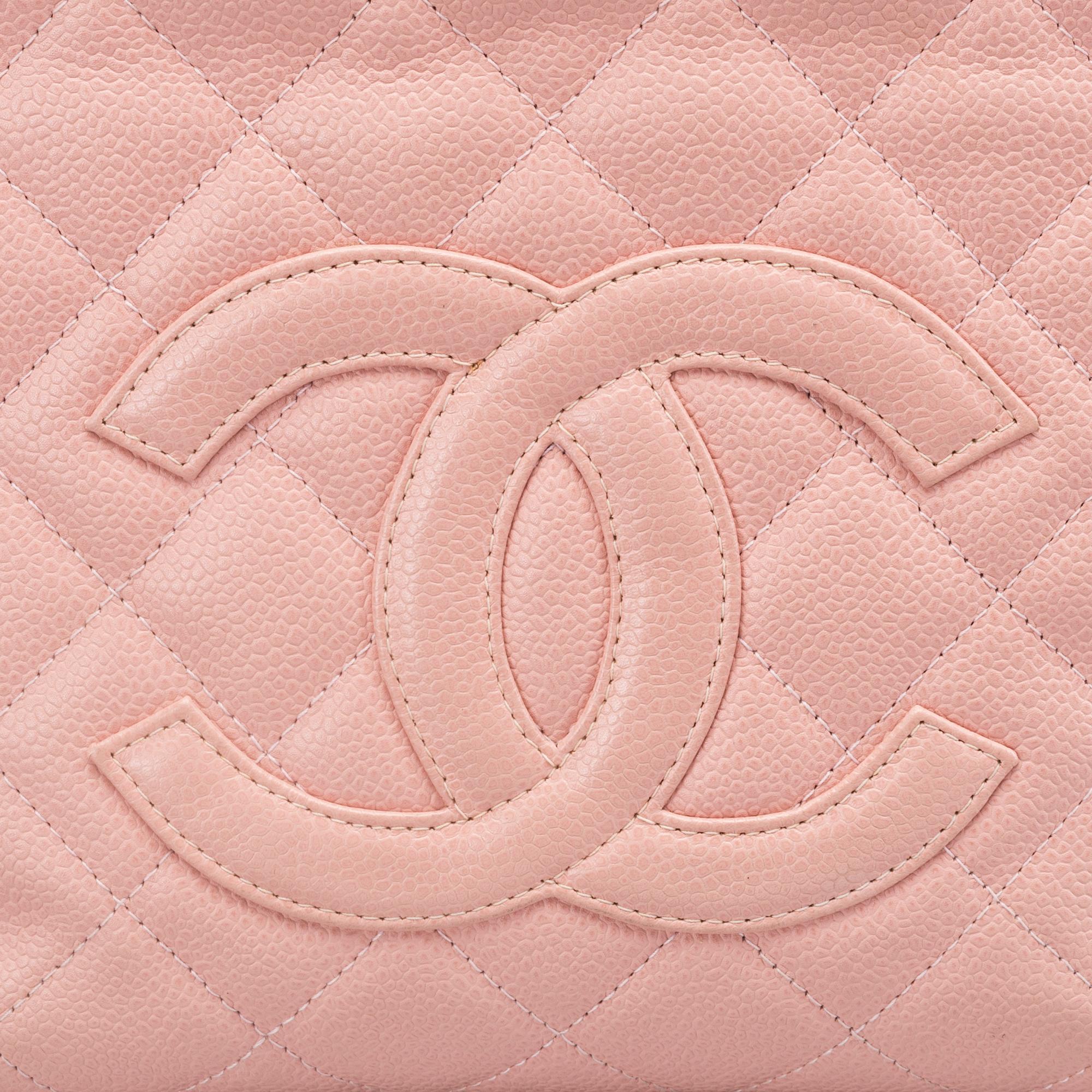 CHANEL,.