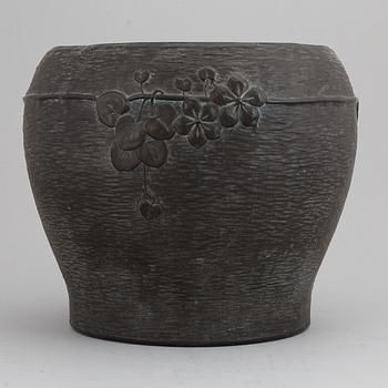 A Jugend flower pot, early 20th Century.