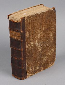 BOK, 2 sambundna, "Geometria..." av And. Gab. Duhre, Stockholm 1721 resp "Mathesin universalem och algebra..." av Georg Brandt, Stockholm 1718.