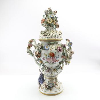 Pottpurri-urna Meissen  rokoko-stil 1910/20-tal.