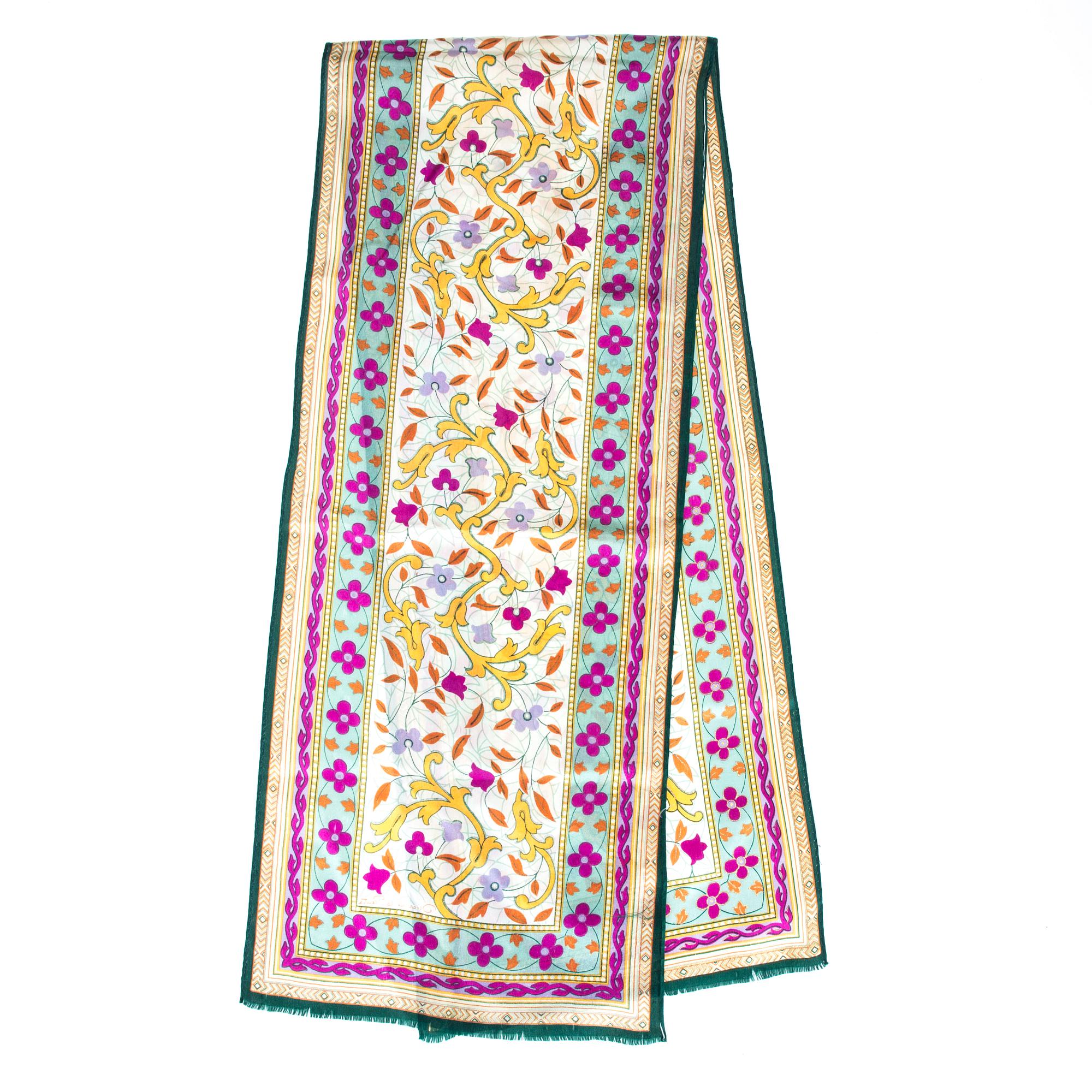 SCARF, Oscar de la Renta.