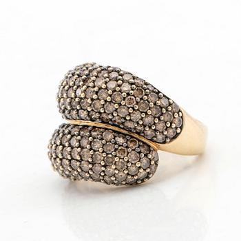 Ring, 14K gold with brown diamonds.