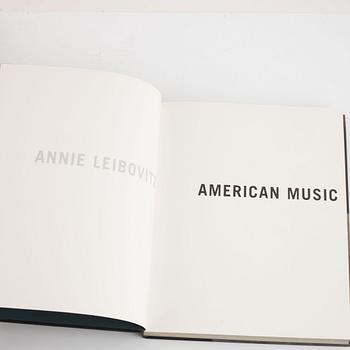 Annie Leibovitz, photo books, six volumes.