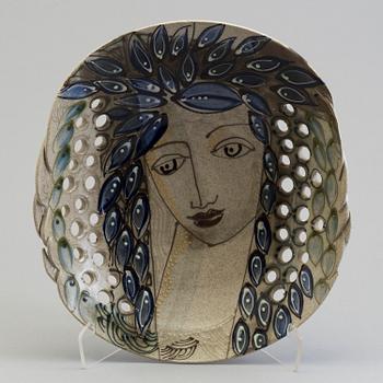 a stoneware plate by Otto Mulders, Norway -86.