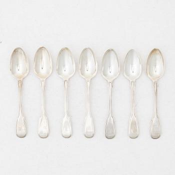 Seven silver spoons, French model, mostly William Comyns, London 1916.