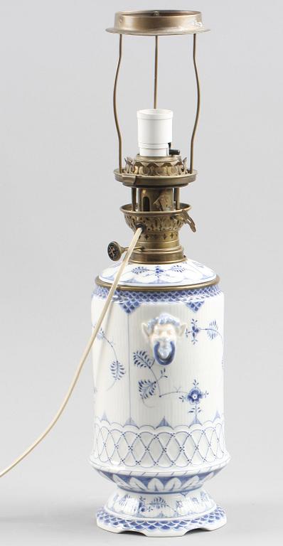 BORDSLAMPA, porslin, "Musselmalet", Royal Copenhagen, Danmark, 1894-1900.