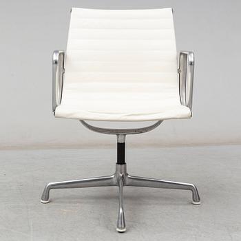 A chair by Charles & Ray Eames, no 938-138, Herman Miller.