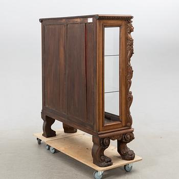 Vitrinskåp, barockstil, 1940-tal.