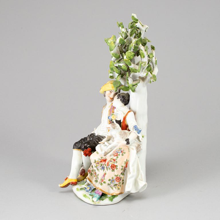 A porcelain figurine group, first half of the 20th century.