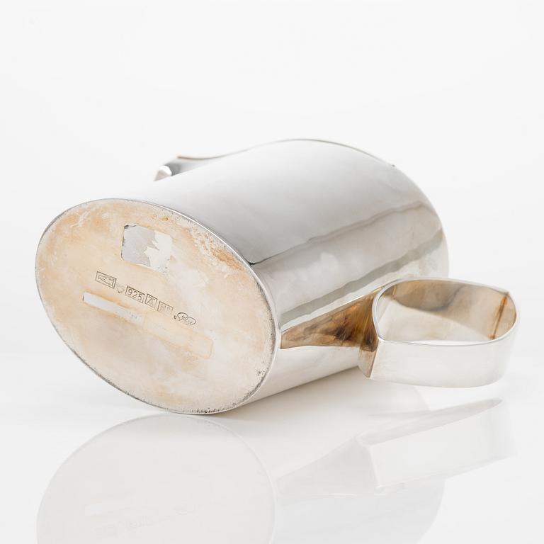 Pekka Piekäinen, kaffekanna, sterlingsilver, Auran Kultaseppä, Åbo 1990.