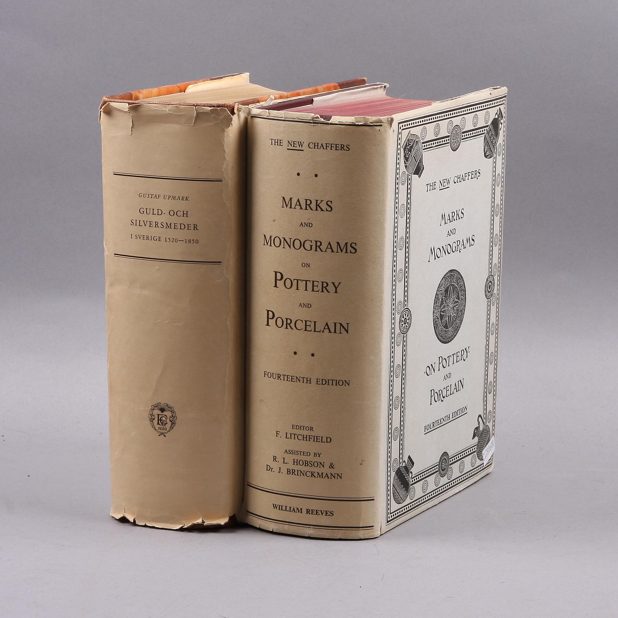 BÖCKER, 2 st, "Marks and monograms on pottery and porcelain" 1954 resp "Guld och silversmeder i Sverige". 1943.