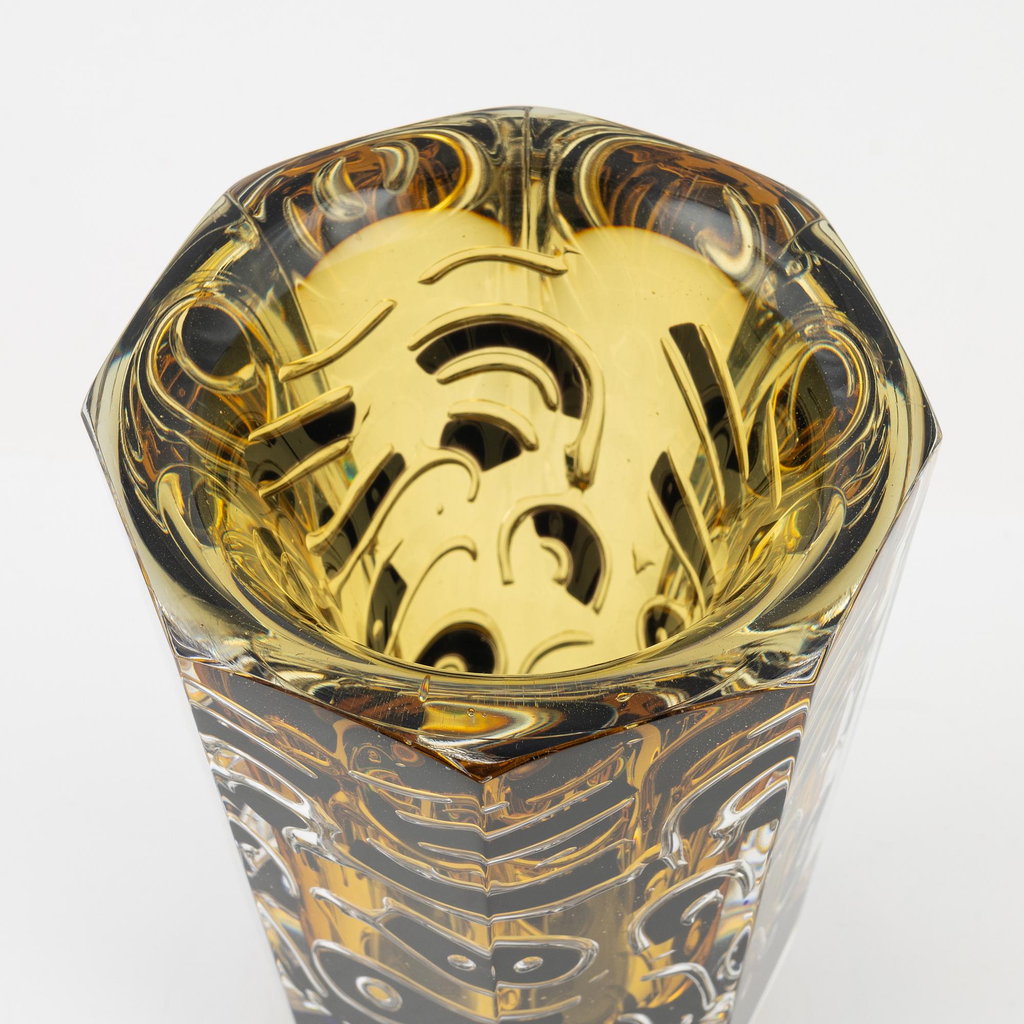 Jan Johansson,  glass vase, 'The Sea III', Orrefors Gallery, 16/40, Sweden 1990.