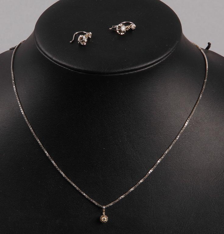 SMYCKESET, 3 delar, vitguld och diamanter. 1900-talets andra hälft. Totalvikt 6,6 g.