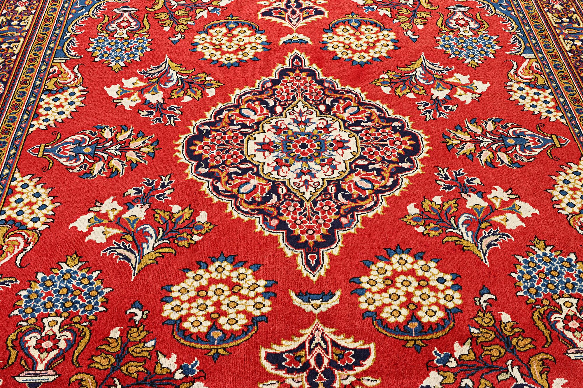A Golpaygan carpet, c. 314 x 213 cm.