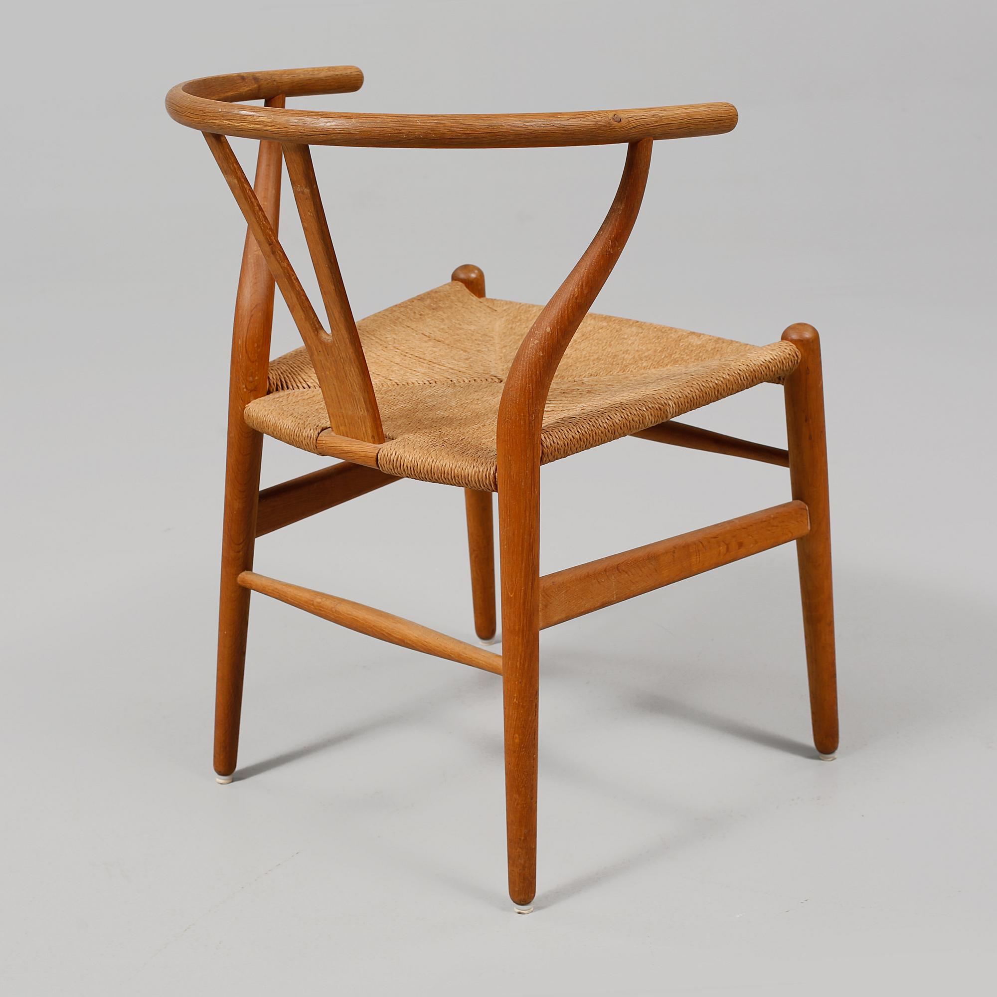 STOL, "Y-stolen", Hans J. Wegner för Carl Hansen & Son, Odense, 1900-talets andra hälft.
