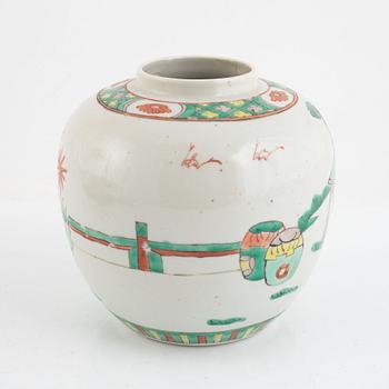 A Chinese porcelain vase, early 20th Century.