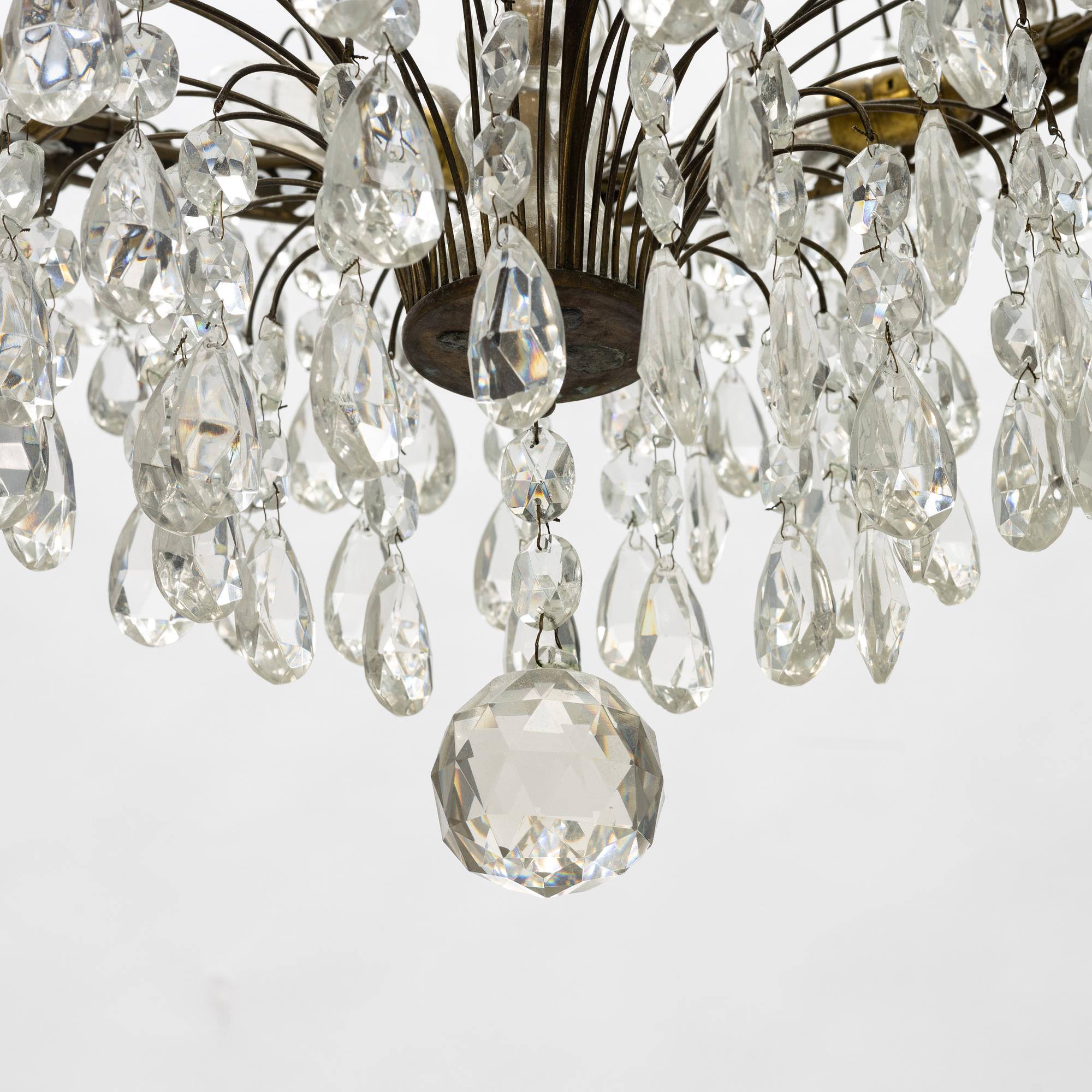 Ljuskrona, gustaviansk stil, 1900-talets första hälft.