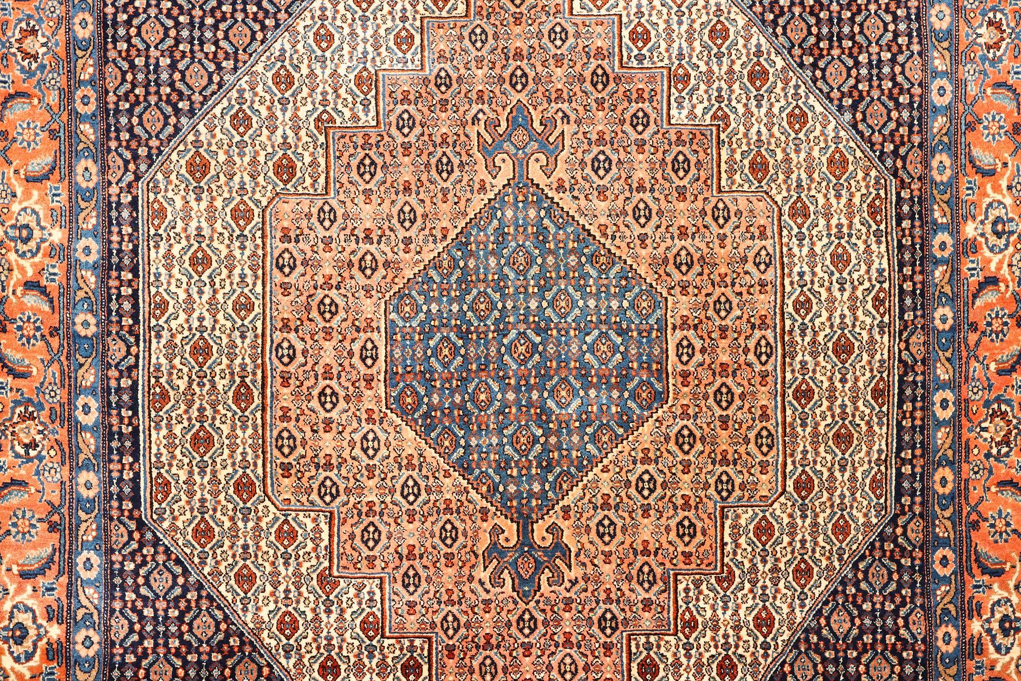 Matta, Antik Senneh, ca 221 x 170 cm.