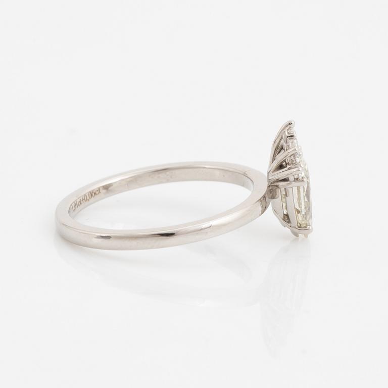 Pear shaped diamond ring.