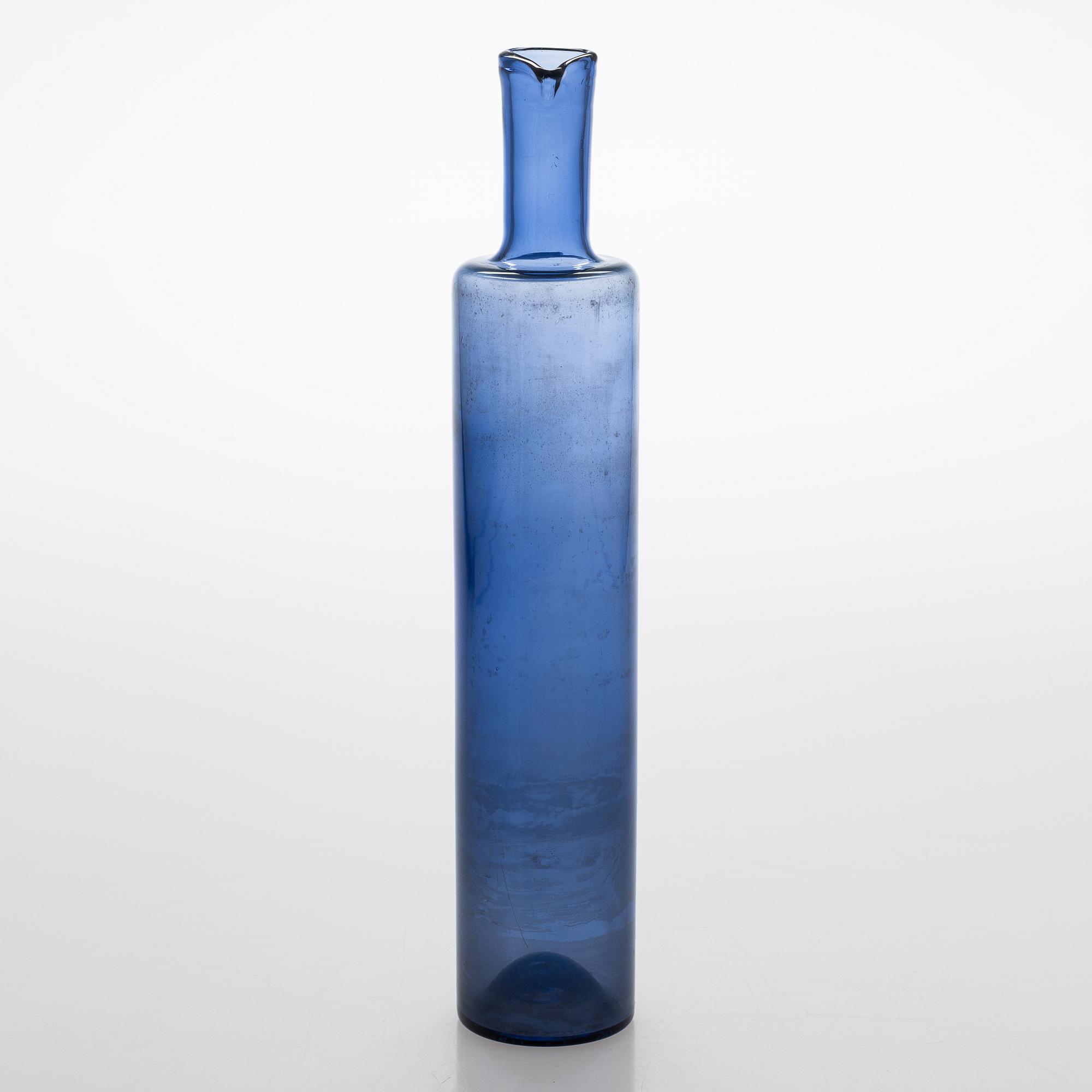 Nanny Still, flaska, signerad Riihimäen Lasi O.Y Nanny Still.