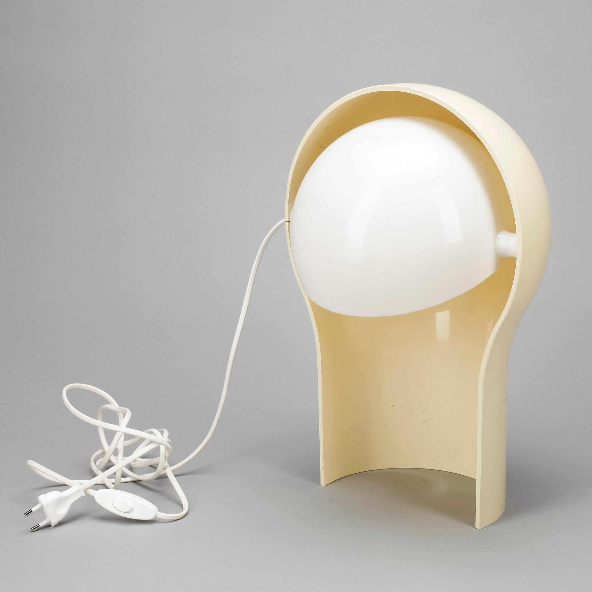 BORDSLAMPA, "Telegono" Vico Magistretti för Artemide, formgiven 1968.