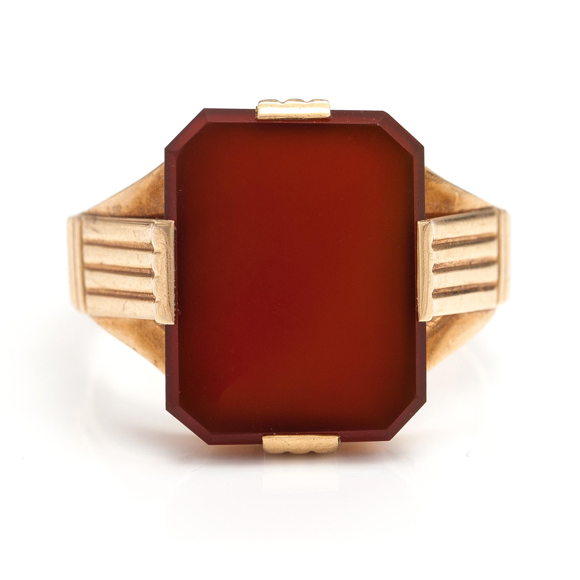 Seal ring, 14K gold, carnelian. Kultateollisuus, Åbo 1951.