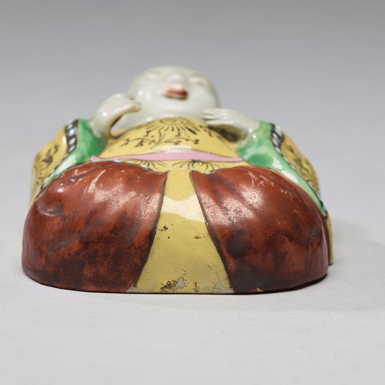 FIGURIN, porslin. Qingdynastin, omkring 1800.