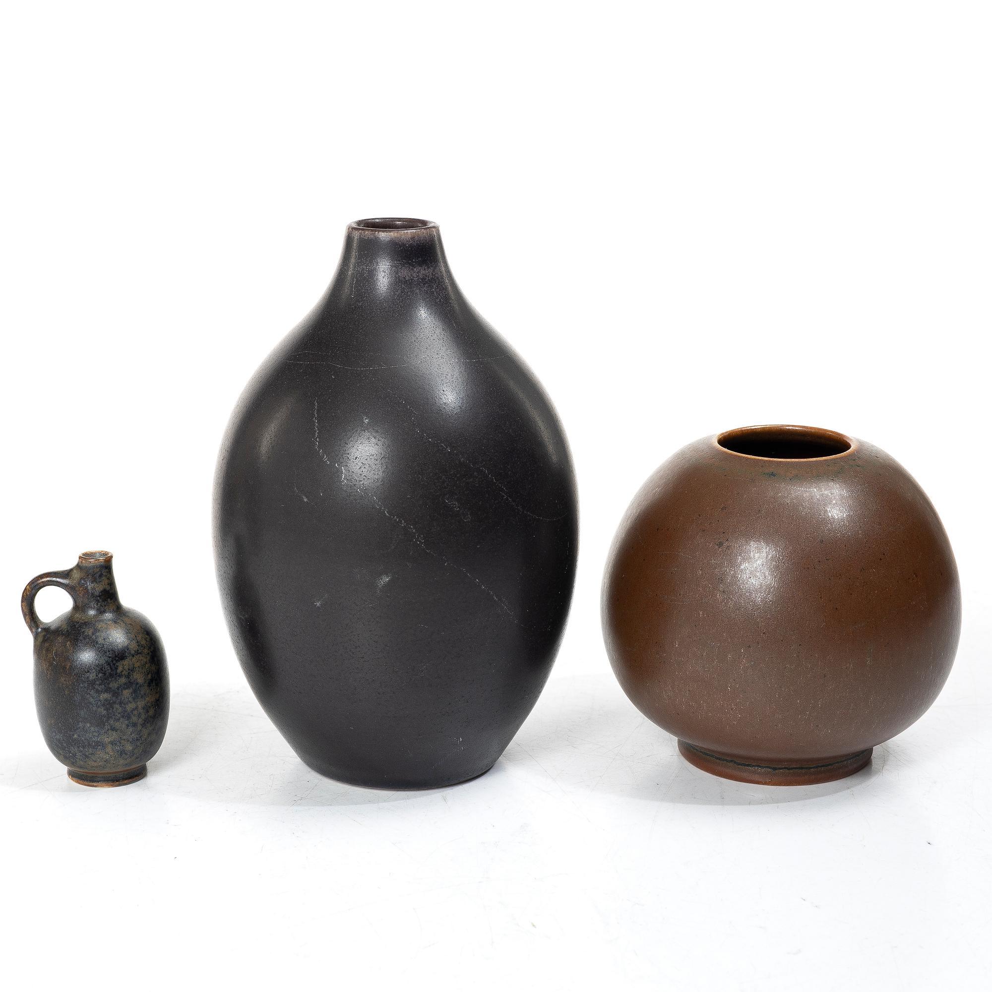 Erich & Ingrid Triller, vases, 3 pieces and 1 dish, Tobo.