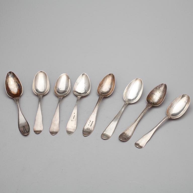 MATSKEDAR, 8 st, silver, bland annat Peter Ohlijn, Karlskrona, 1784, mestadels 1800-tal. Vikt ca 435 gram.