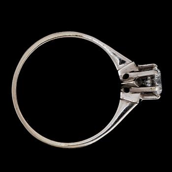 RING, 18k vitguld samt briljantslipad diamant ca 0,50ct. Vikt 2,6g.