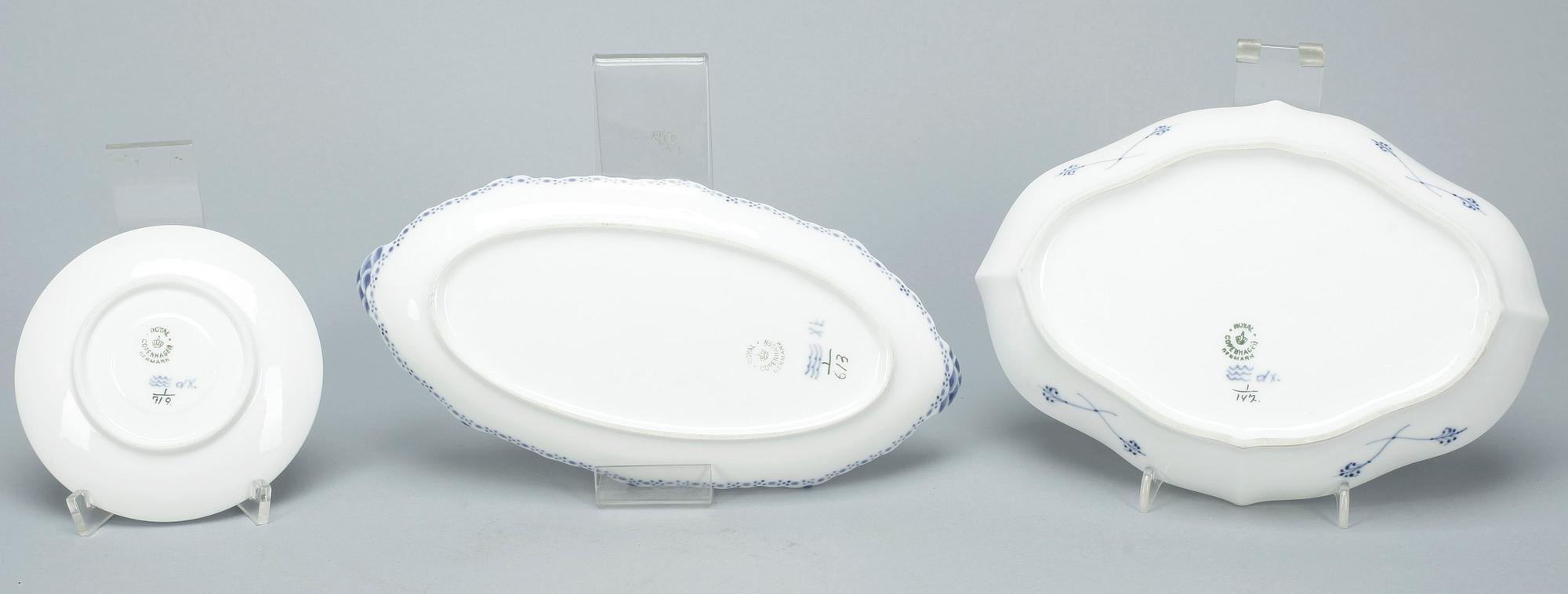 SERVISDELAR, 54 delar, "Musselmalet", Royal Copenhagen, Danmark, 1900-tal.