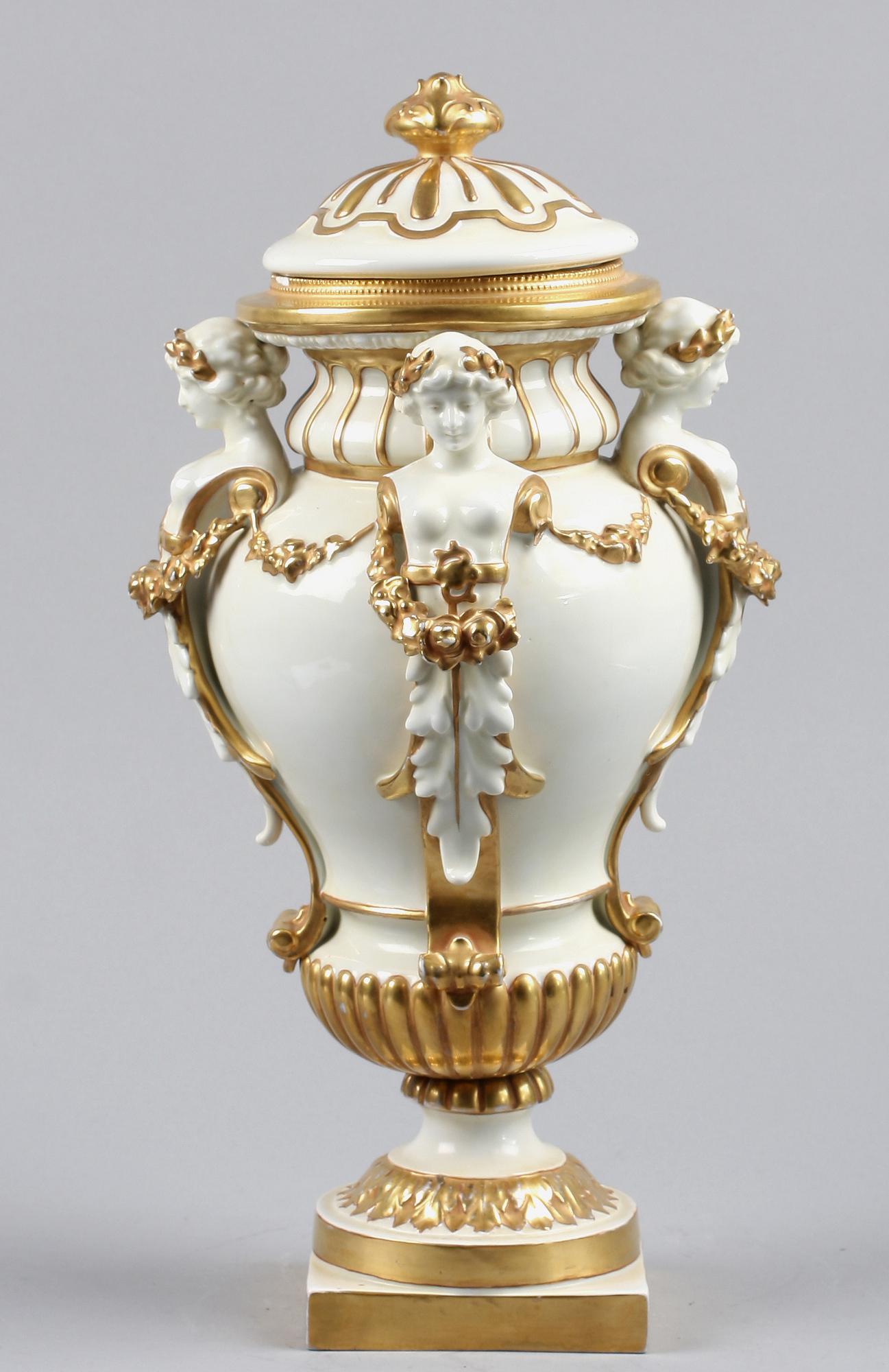 LOCKURNA, porslin, Capodimonte, Aelteste Volkstedter Porzellanfabrik AG, Tyskland, 1900-1936.