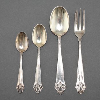 53 dessert silver ware, probably by Thorvald Marthinsen, Norway, 20th century. Weight 767 g.