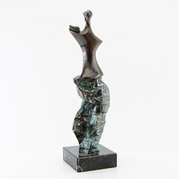 Stan Wys, sculpture Woman Figure.