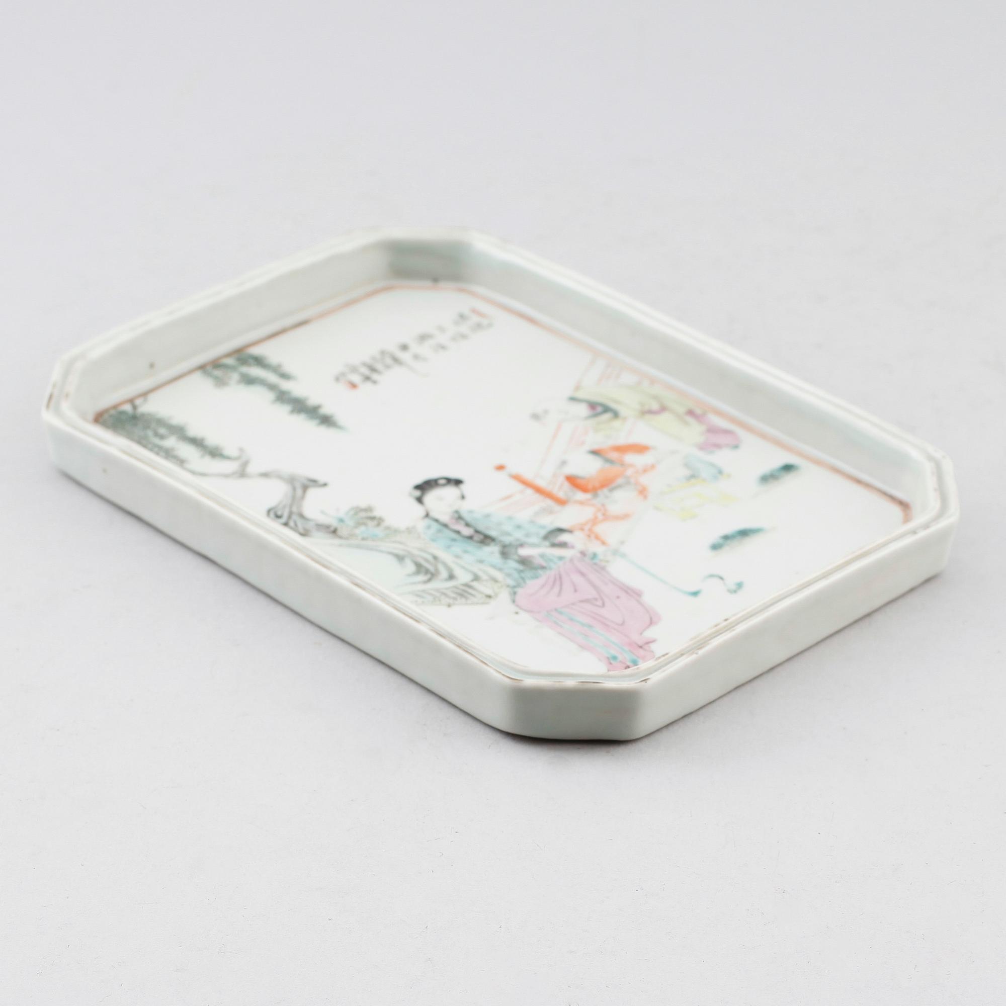 BRICKA, porslin, Kina, 1800-tal.